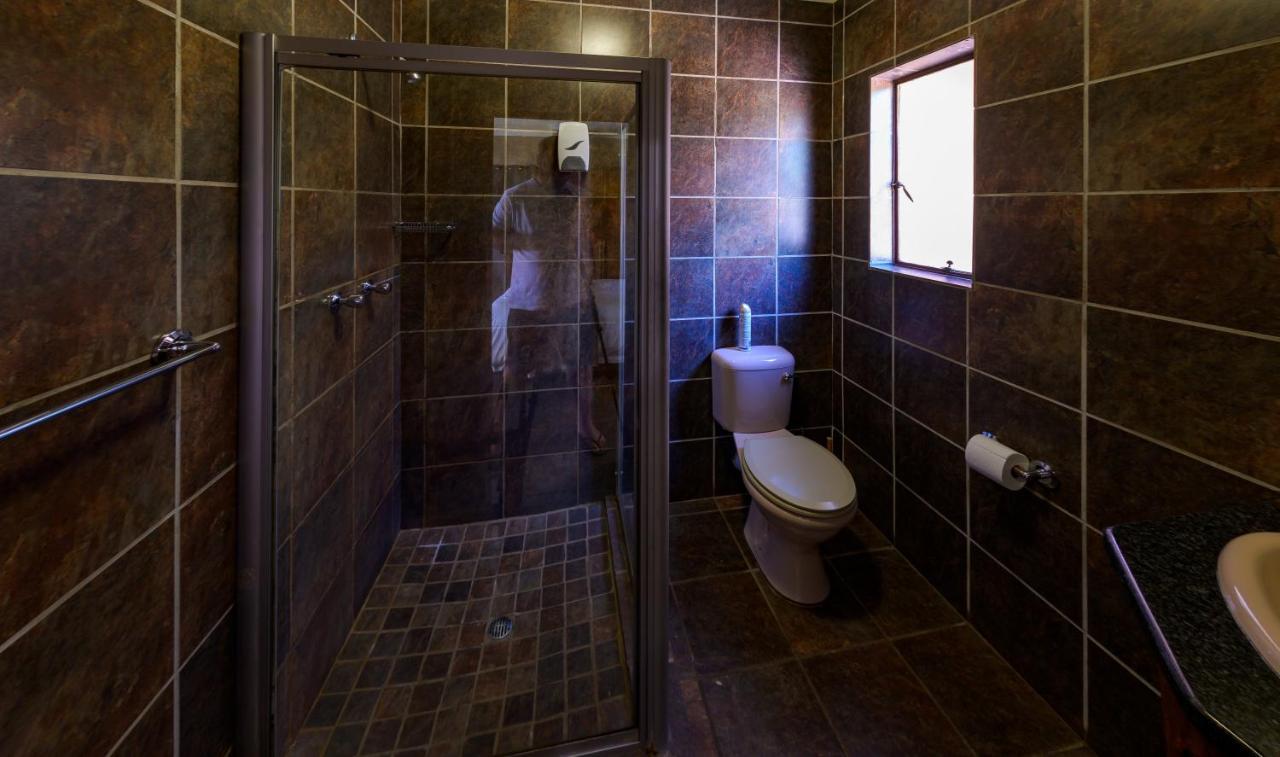Country Lodge Upington Buitenkant foto