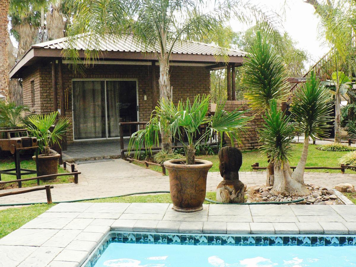 Country Lodge Upington Buitenkant foto