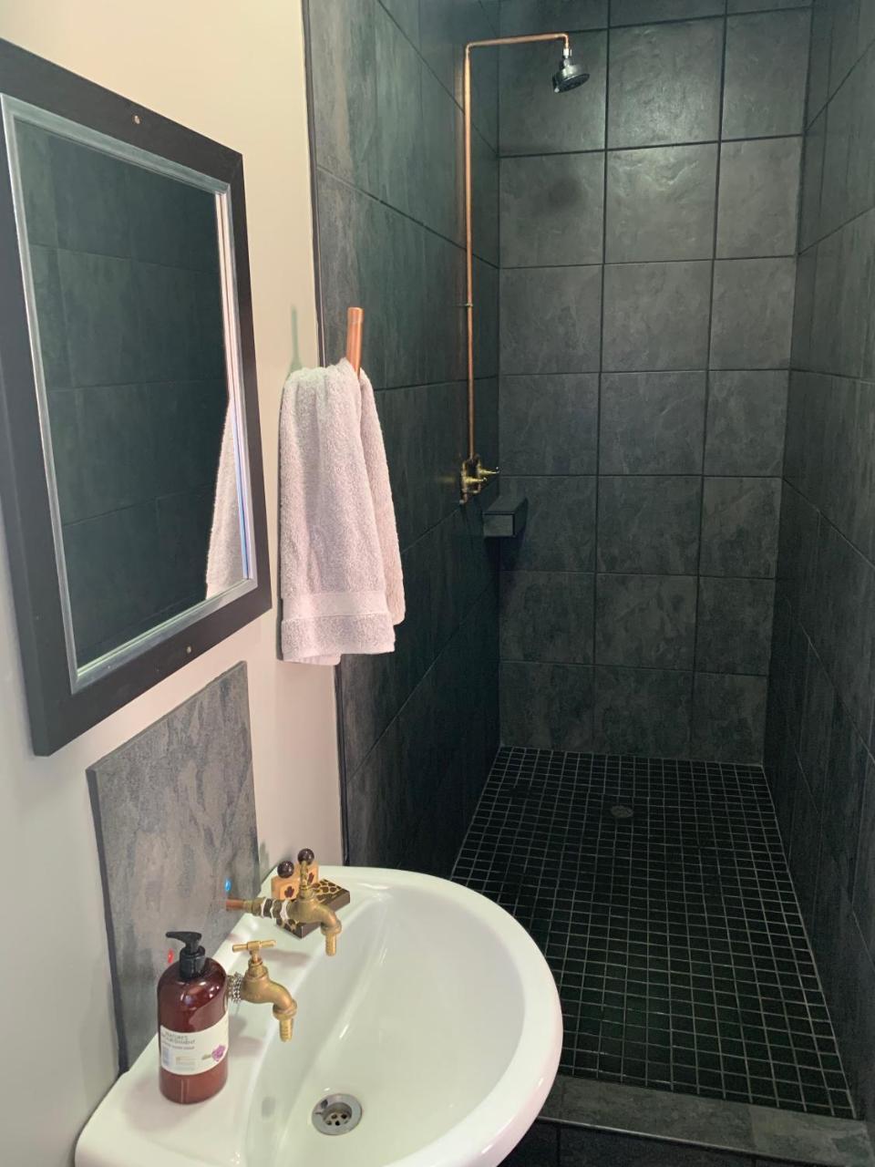 Country Lodge Upington Buitenkant foto