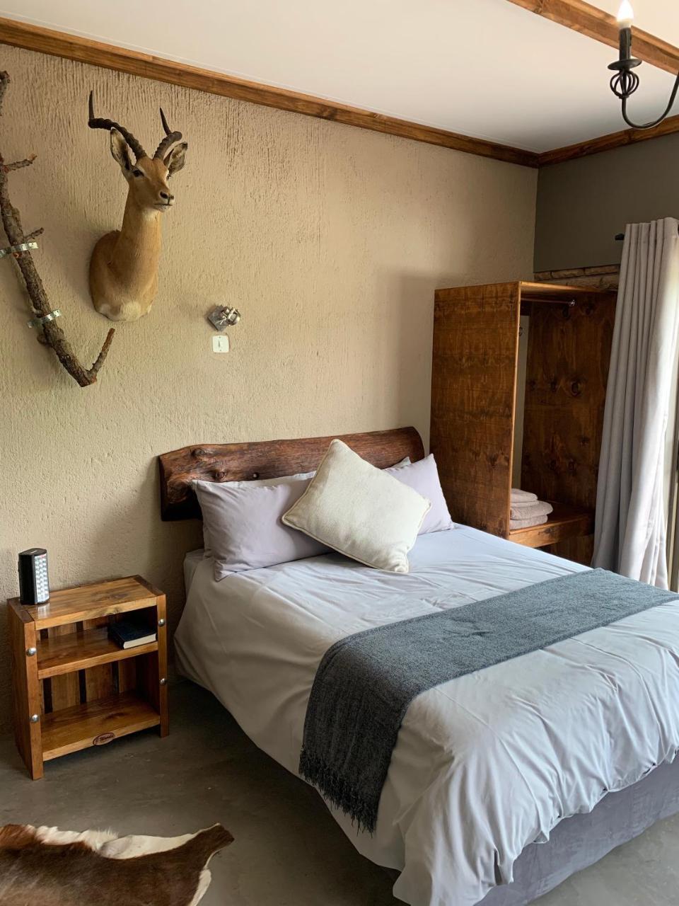Country Lodge Upington Buitenkant foto