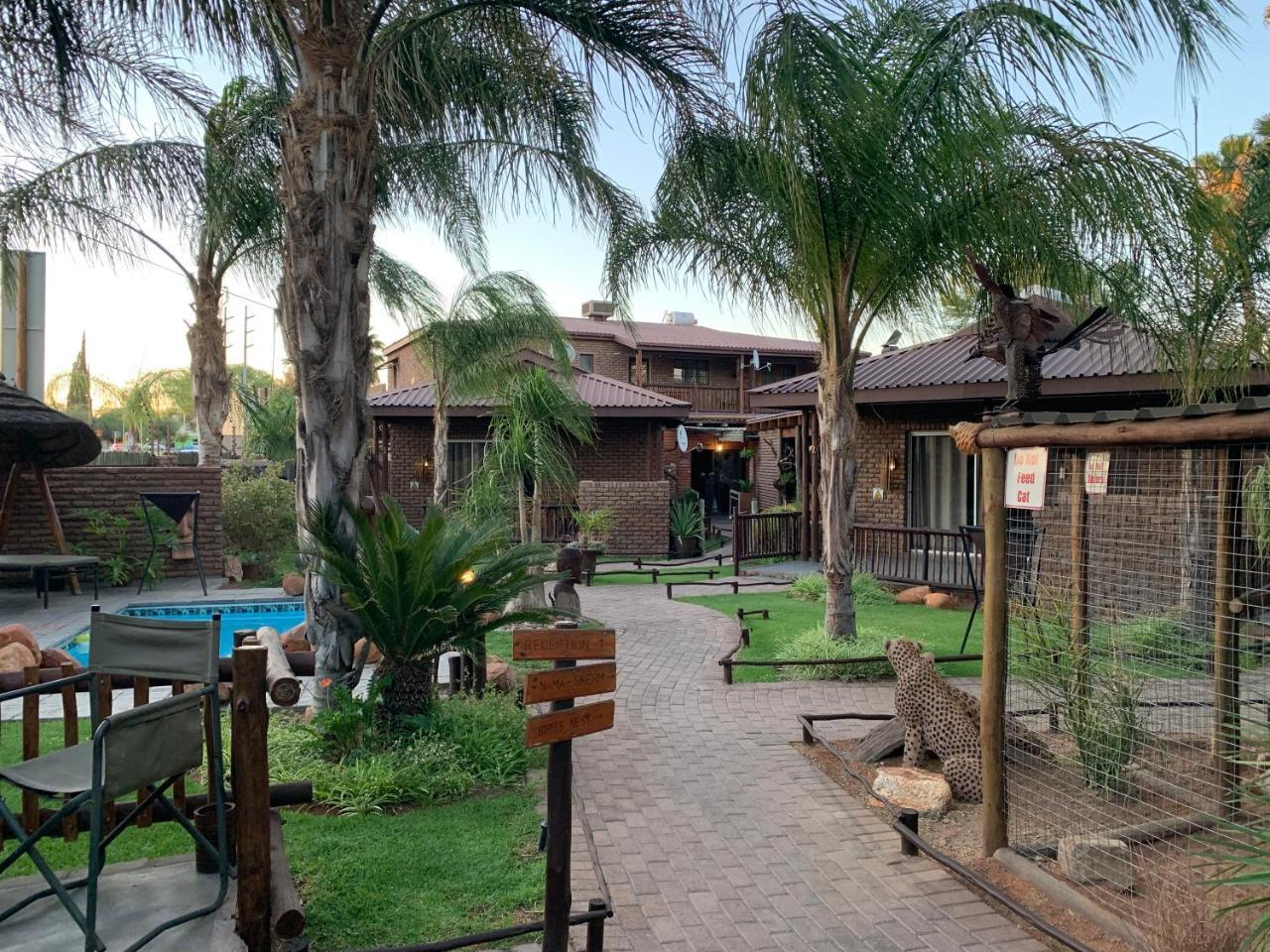 Country Lodge Upington Buitenkant foto