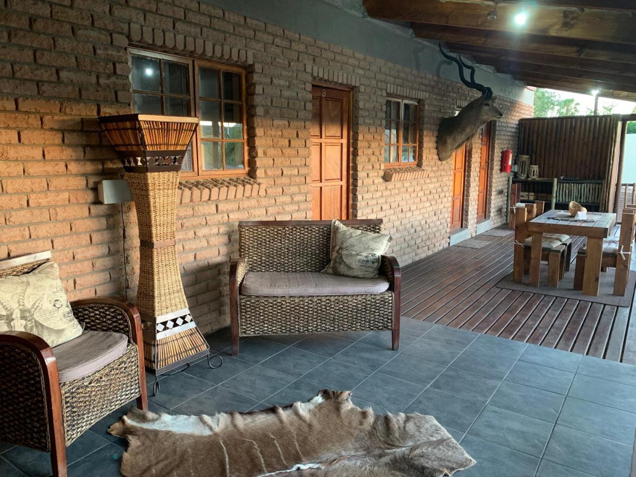 Country Lodge Upington Buitenkant foto