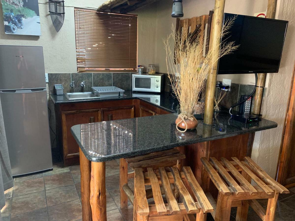 Country Lodge Upington Buitenkant foto