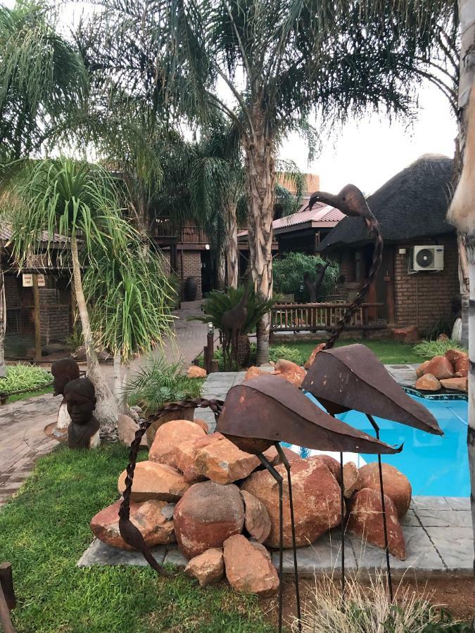Country Lodge Upington Buitenkant foto