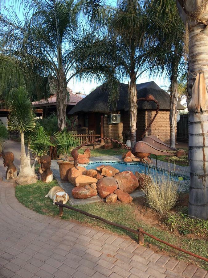 Country Lodge Upington Buitenkant foto